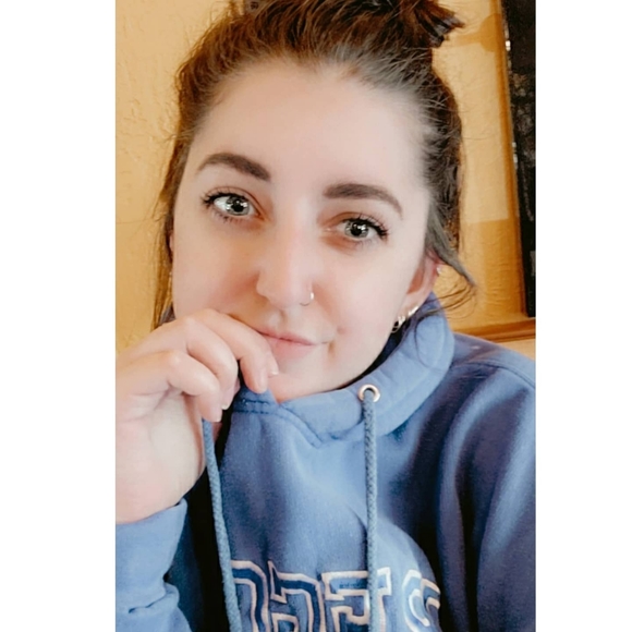 Meet your Posher, Niki - Picture 1 of 1